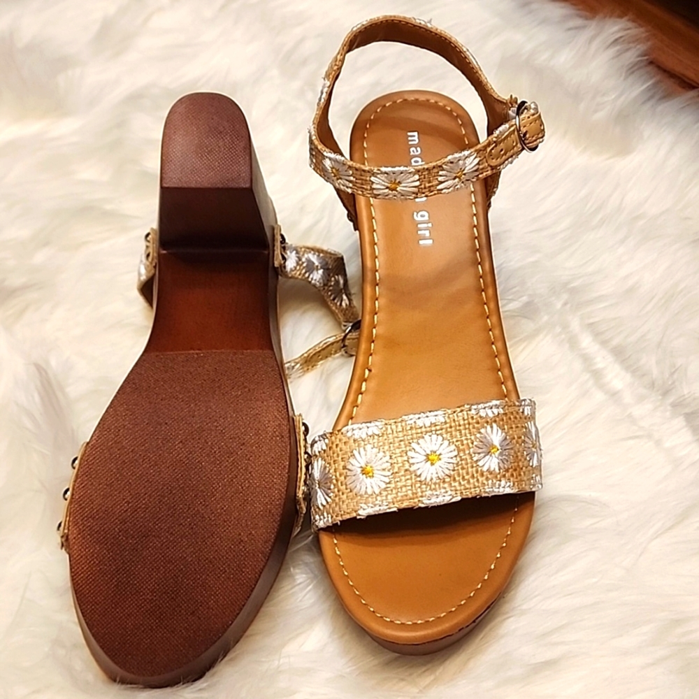 Women's Sandals - Picture 6 of 8
